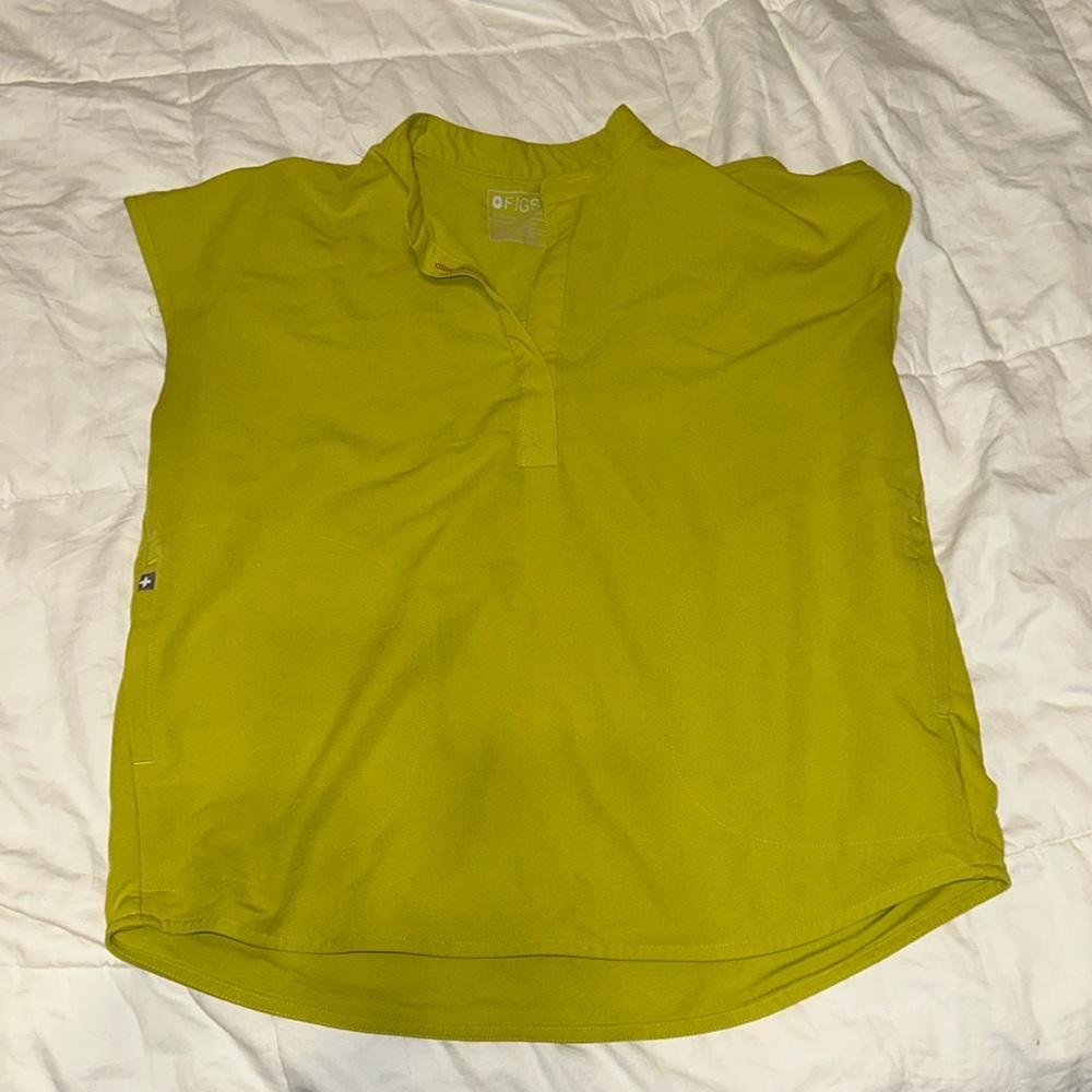 Figs scrub top